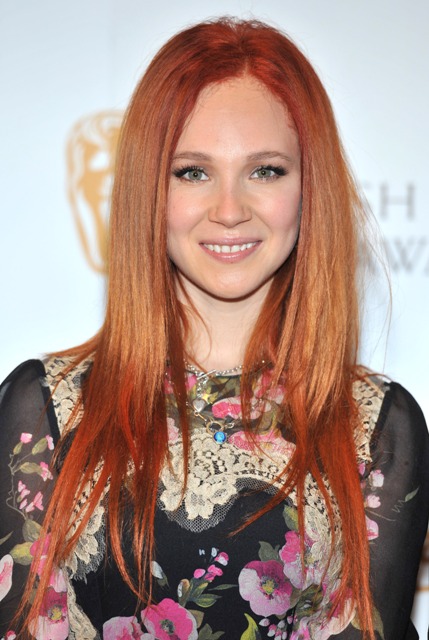 Carpets & Candids: Juno’s clashing hair