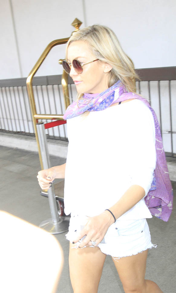 Carpets & Candids: Kate Hudson’s bra