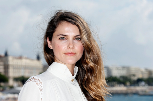 Carpets & Candids: Keri Russell’s lace shoulders
