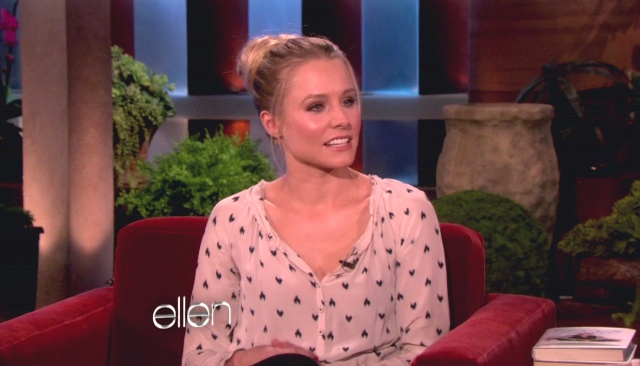 Sasha Finds: Kristen Bell’s shirt & clothes with hearts