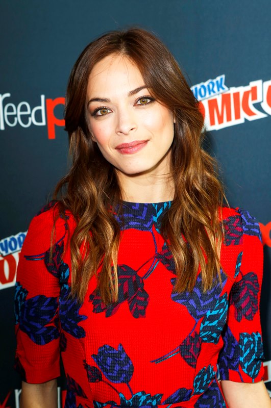 Carpets & Candids: Kristin Kreuk’s print and shoes
