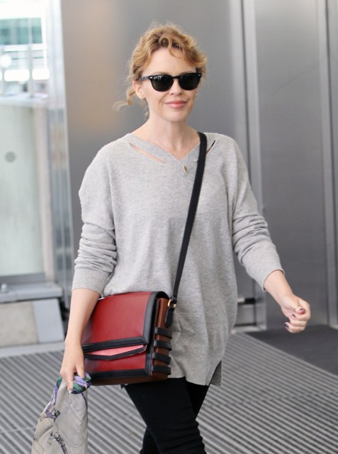 Carpets & Candids: Kylie’s over-the-shoulder flight bag
