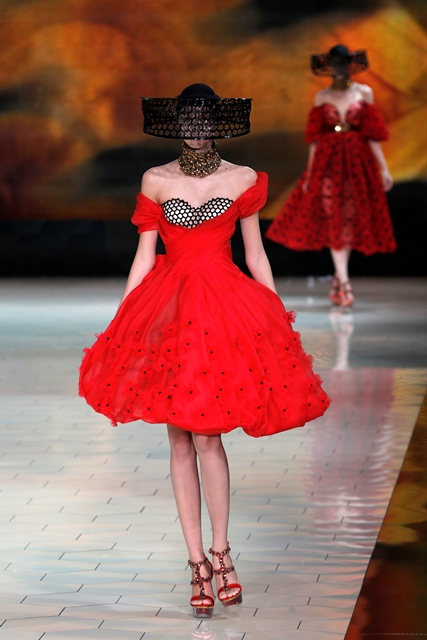 Paris Fashion Week: Alexander McQueen SS2013