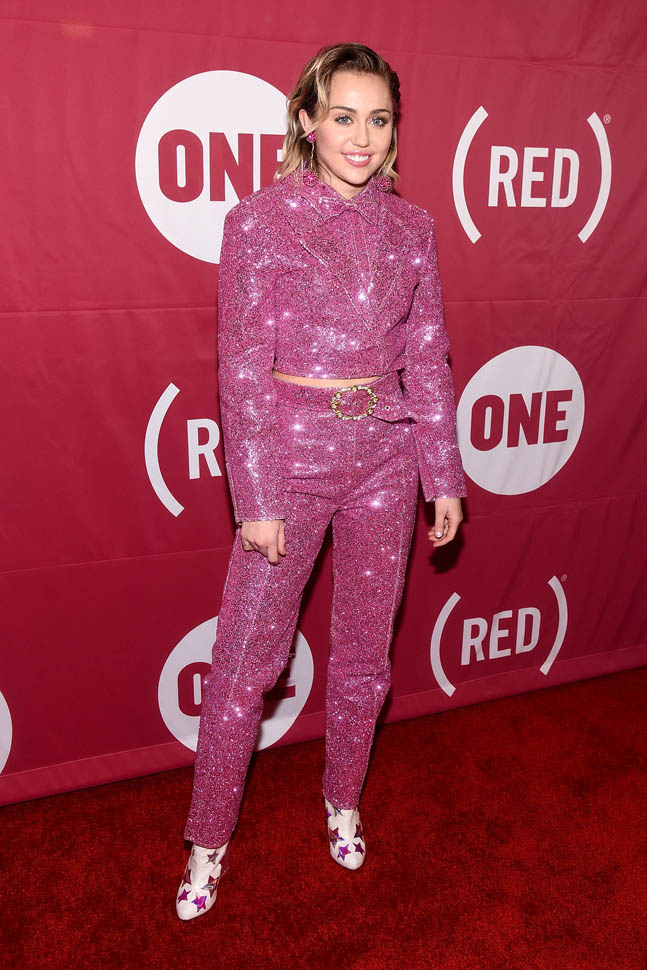 Carpets & Candids: Miley’s starry booties