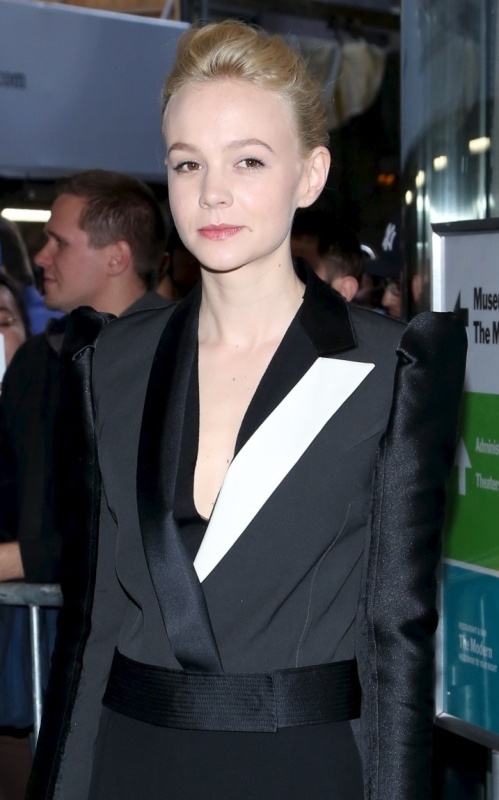 Carpets & Candids: Carey’s white lapel