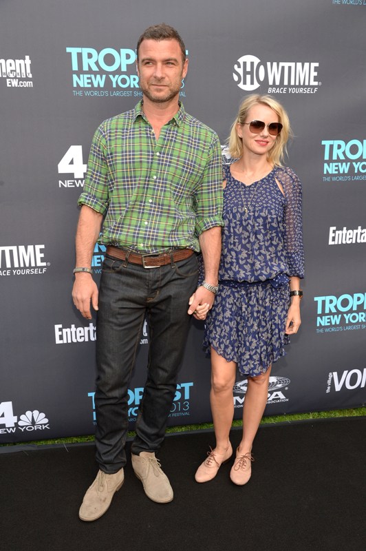 Sasha Finds: Naomi’s Nude Oxfords and Dress