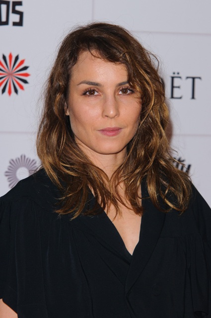 Carpets & Candids: Messy Noomi