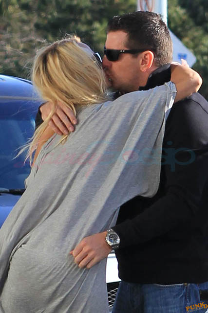 Carpets & Candids: Pam’s tights