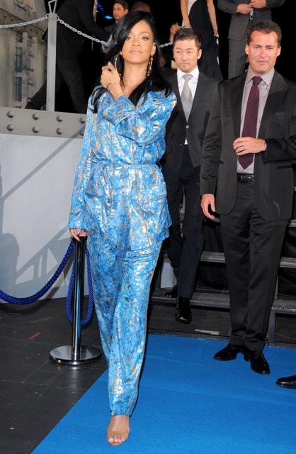 Carpets & Candids: RiRi wore pyjamas