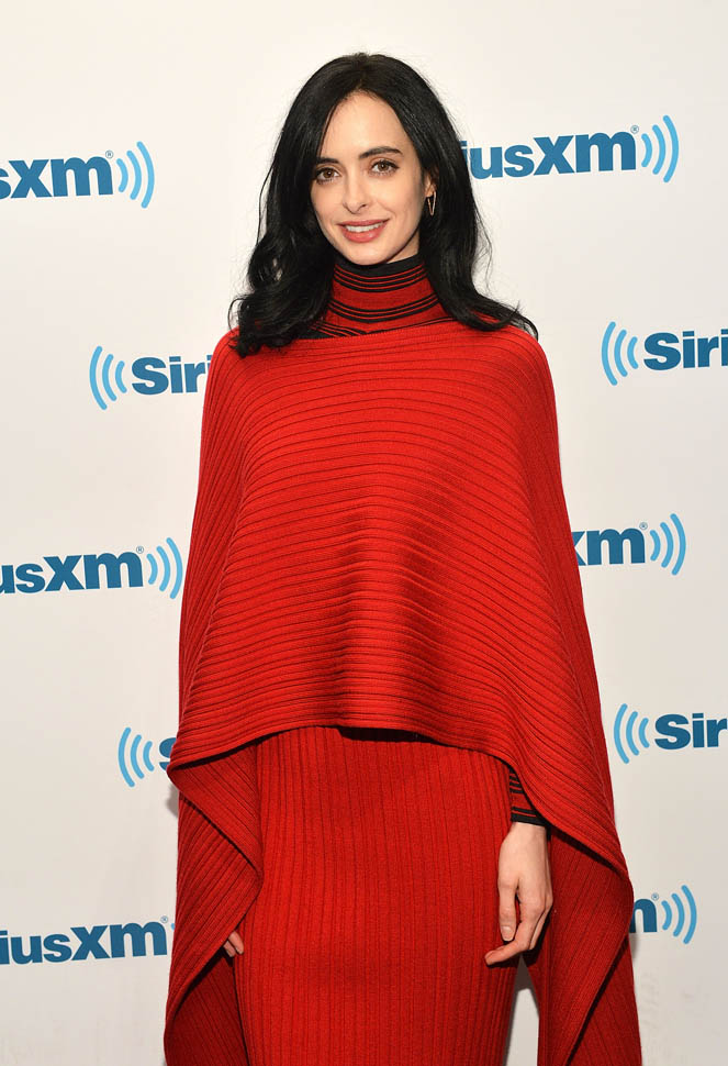 Carpets & Candids: Krysten’s red cape