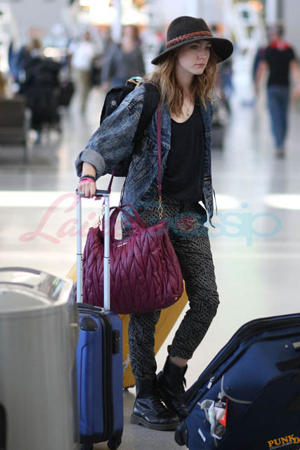 Carpets & Candids: Saoirse Ronan departs from Toronto