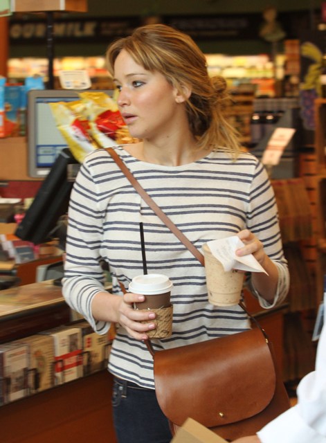Sasha Finds: Jennifer Lawrence’s saddle bag