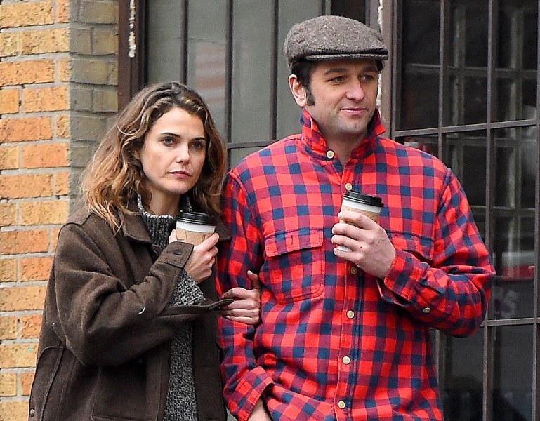 Sasha Answers: Should I date another co-worker?