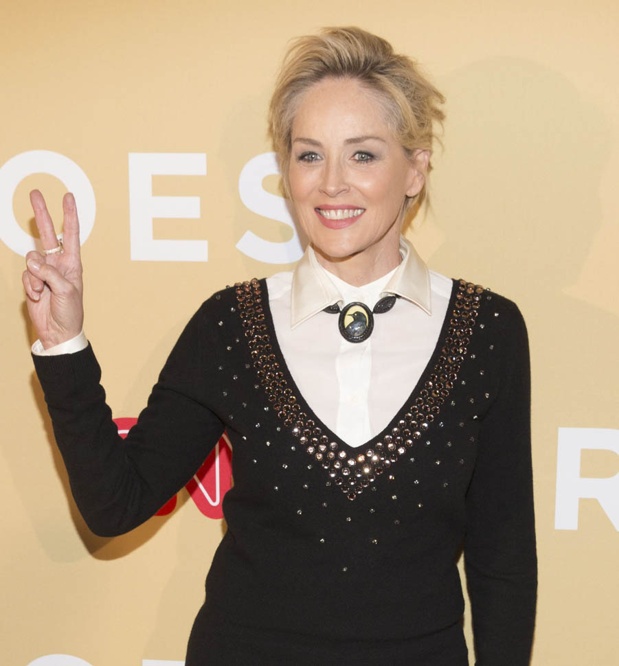 Carpets & Candids: This Hot Bitch’s throat brooch