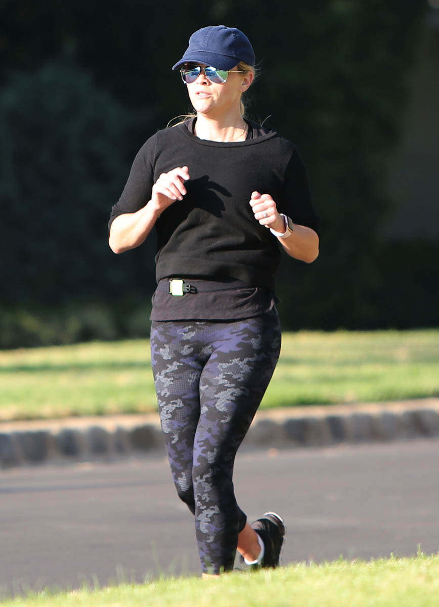 Smutty Fitness: Solo Workout Success