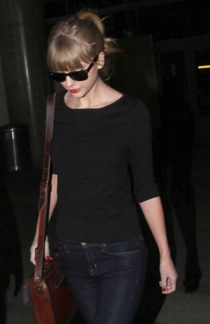 Carpets & Candids: Taylor’s jeans and flats