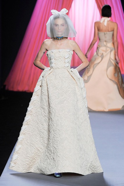 Paris Fashion Week: Viktor & Rolf S/S 2012